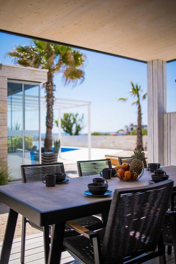 Arcadia Eco-Luxe Mobile Homes With Infinity Pool By Oiko Collection Privlaka  Zewnętrze zdjęcie