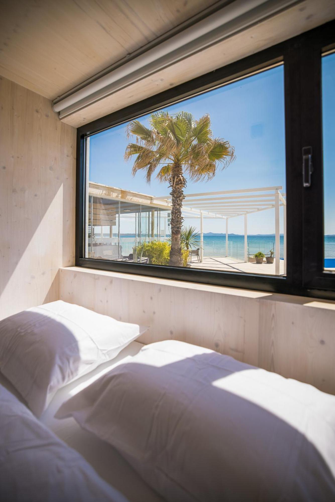 Arcadia Eco-Luxe Mobile Homes With Infinity Pool By Oiko Collection Privlaka  Zewnętrze zdjęcie