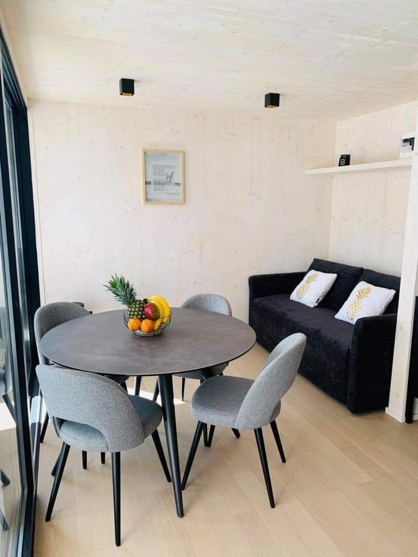 Arcadia Eco-Luxe Mobile Homes With Infinity Pool By Oiko Collection Privlaka  Zewnętrze zdjęcie